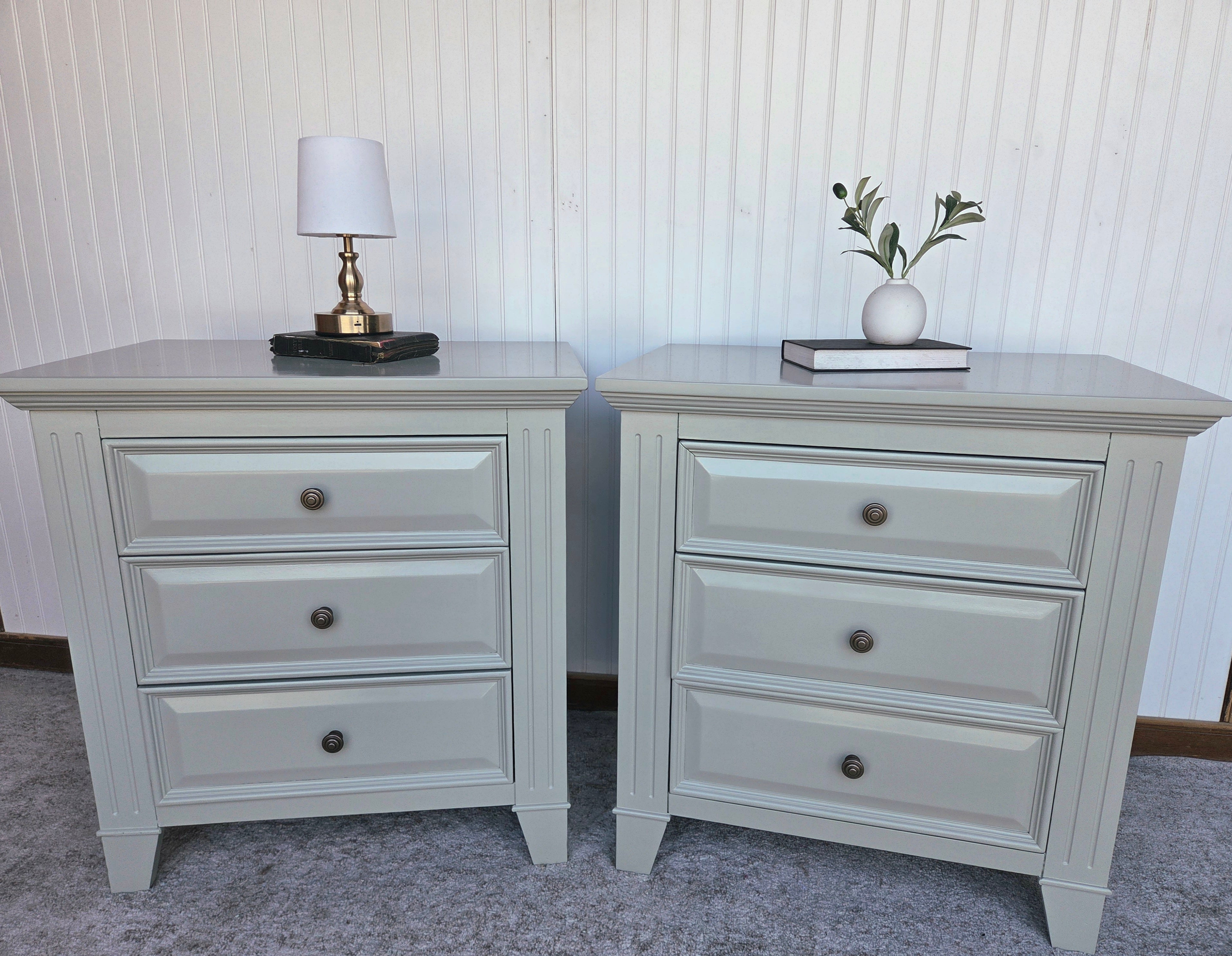 Sagey Gray Nightstand Pair