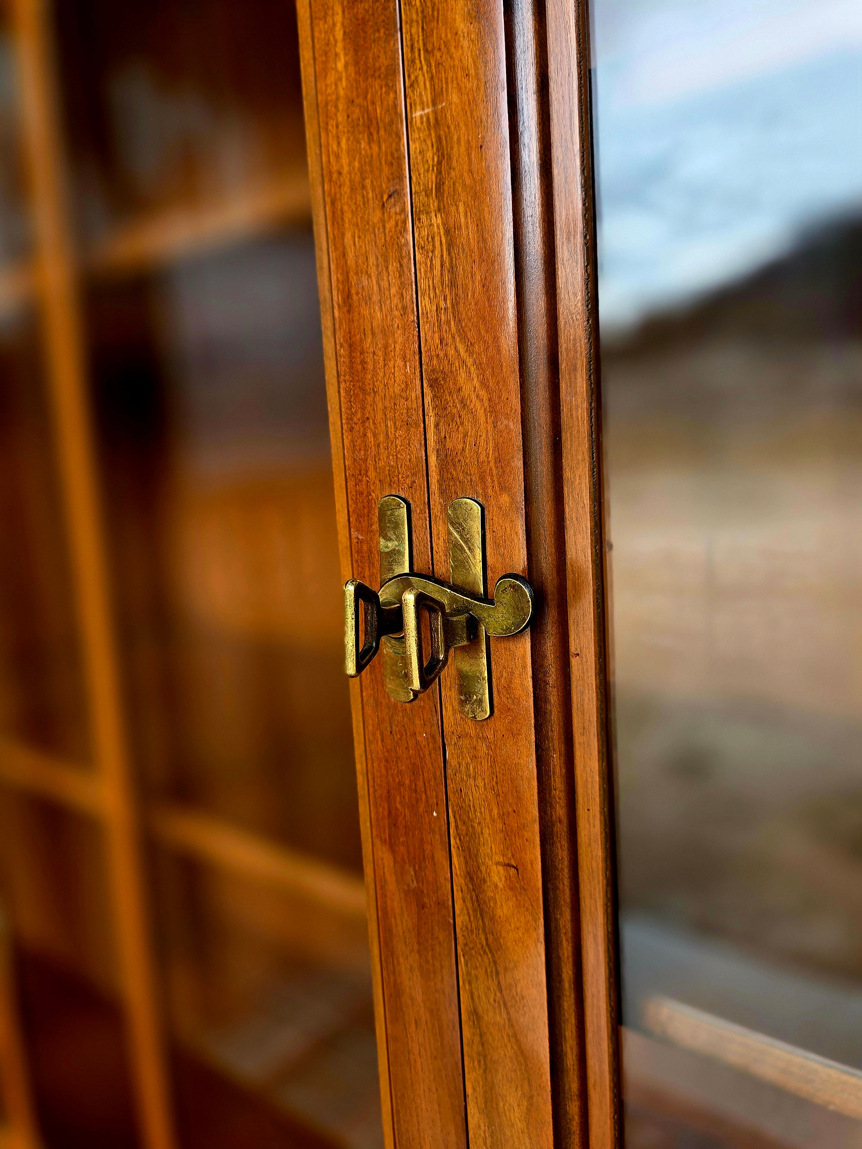 Drexel Meridian Hutch — Mid-Century Modern