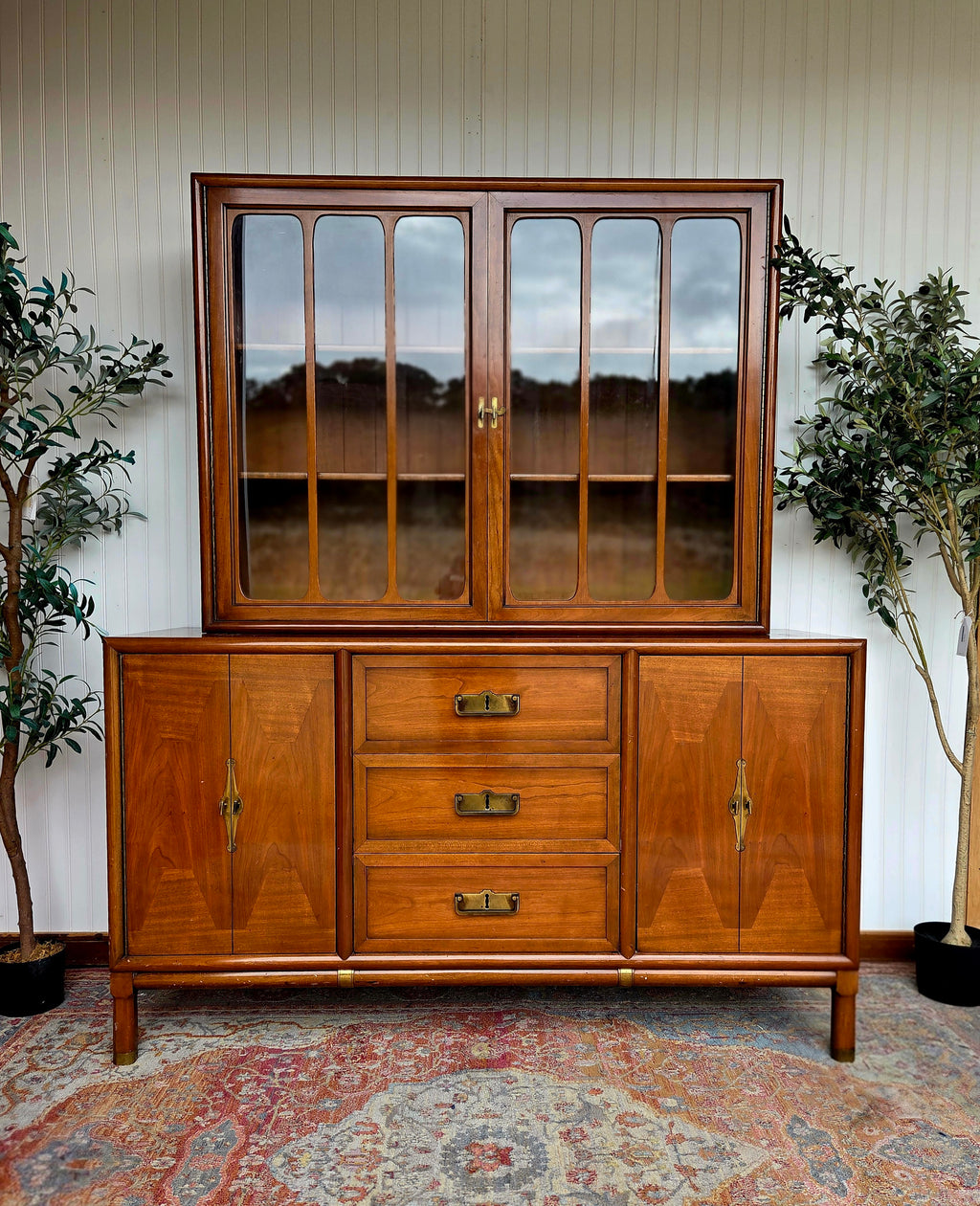 Drexel Meridian Hutch — Mid-Century Modern