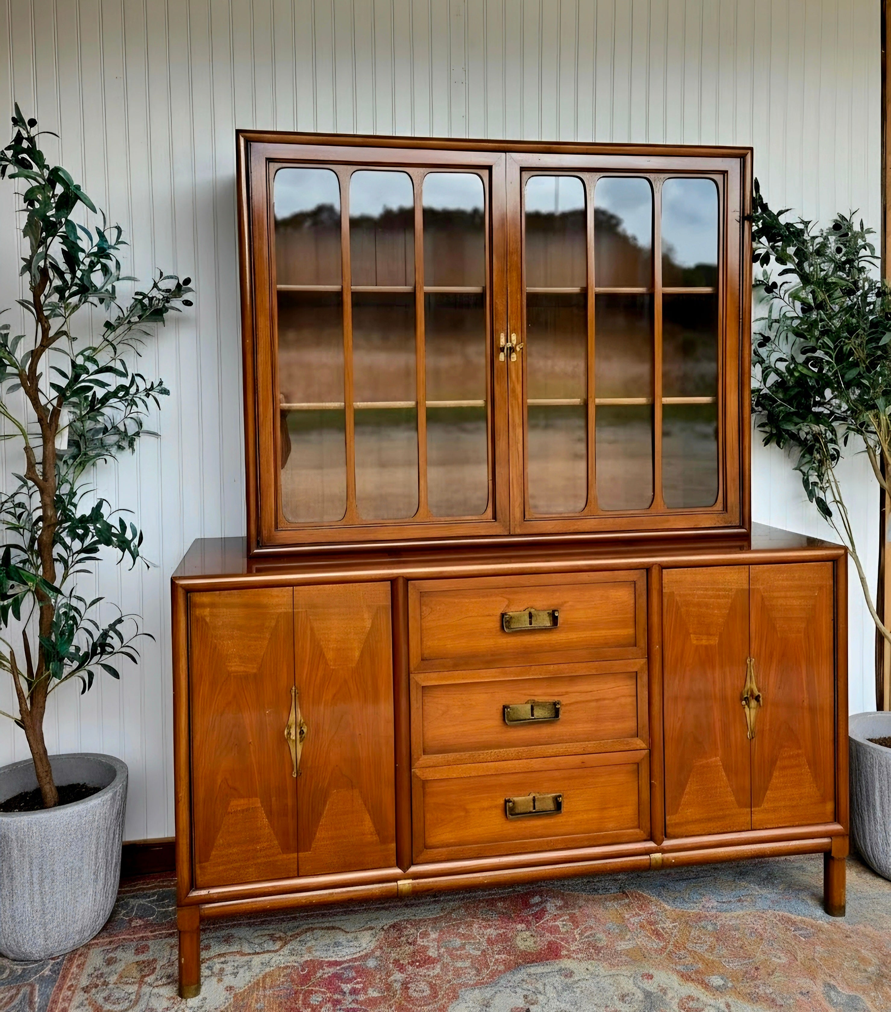 Drexel Meridian Hutch — Mid-Century Modern