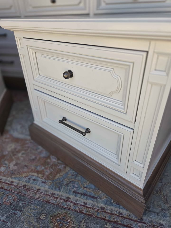 Vintage Dixie Bedroom Dresser Set