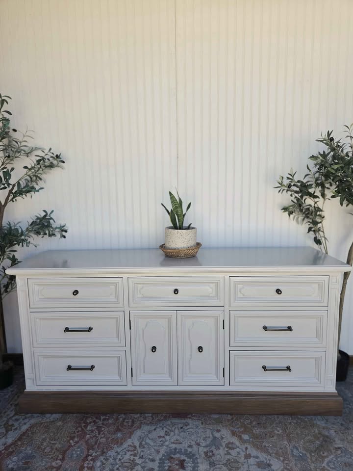 Vintage Dixie Bedroom Dresser Set