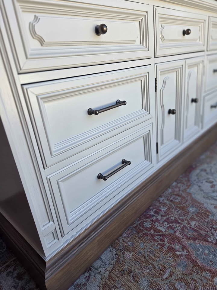 Vintage Dixie Bedroom Dresser Set