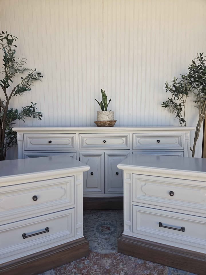 Vintage Dixie Bedroom Dresser Set